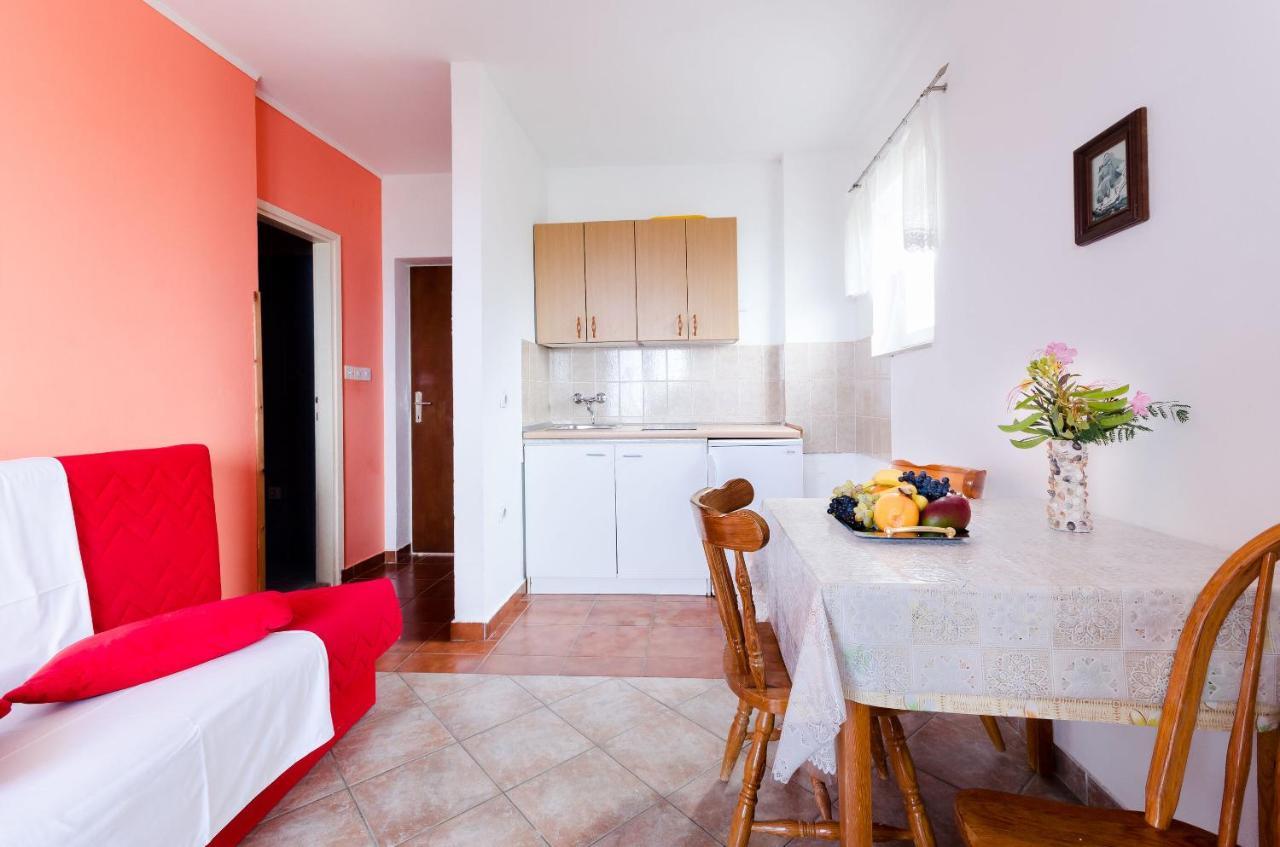 לופאר Apartments Sime חדר תמונה