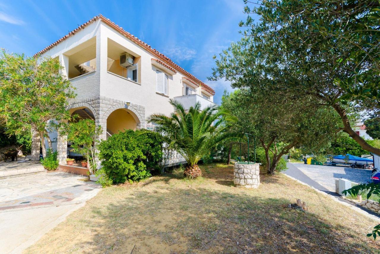 לופאר Apartments Sime מראה חיצוני תמונה