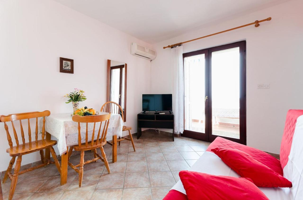 לופאר Apartments Sime חדר תמונה