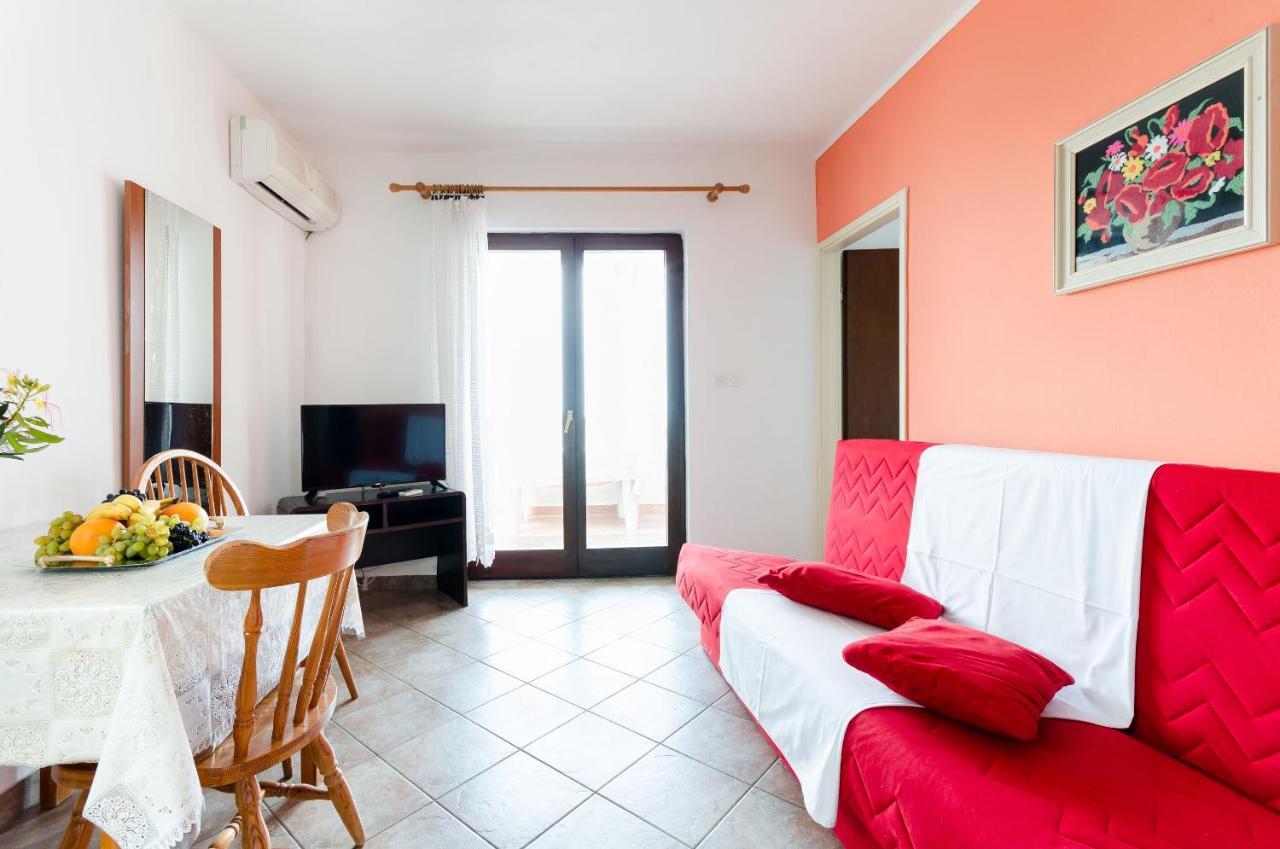 לופאר Apartments Sime חדר תמונה