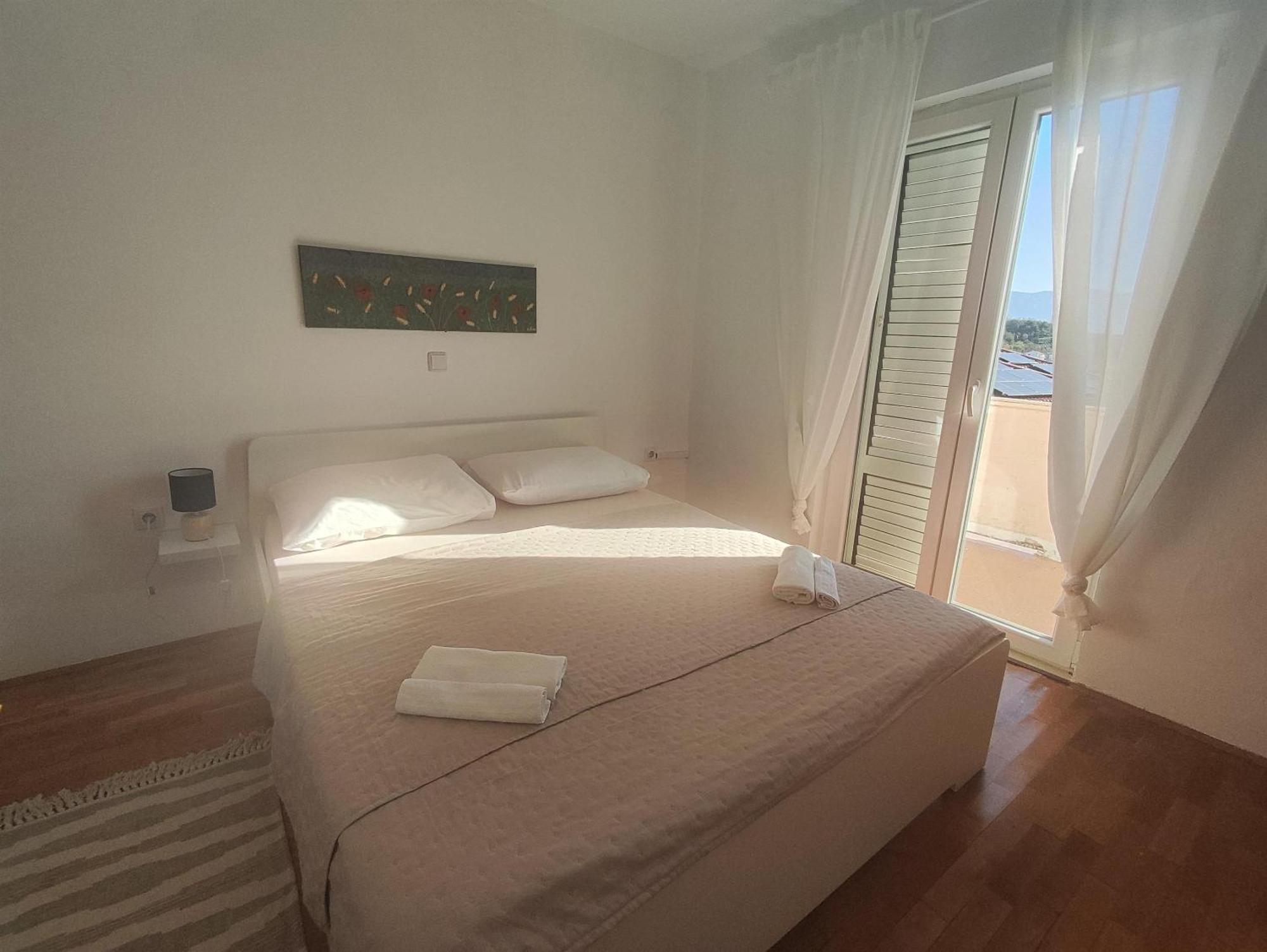 לופאר Apartments Sime מראה חיצוני תמונה